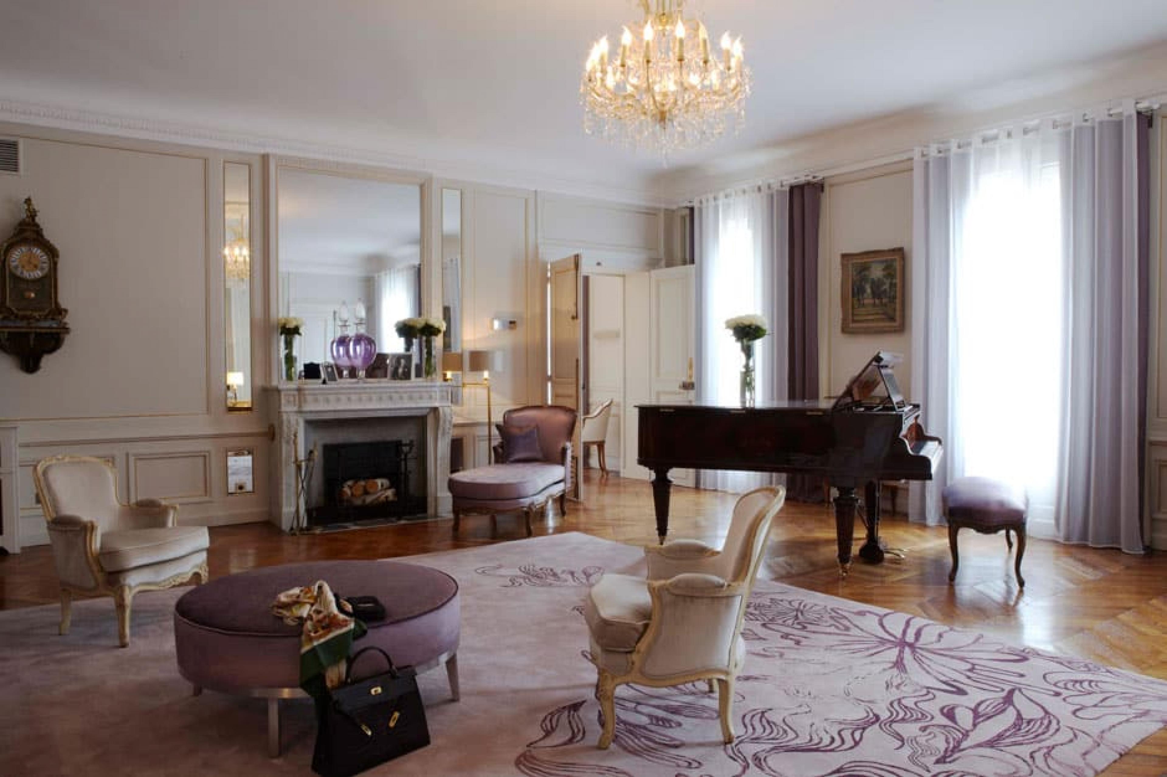 Lounge at Hotel Lancaster, Paris, France