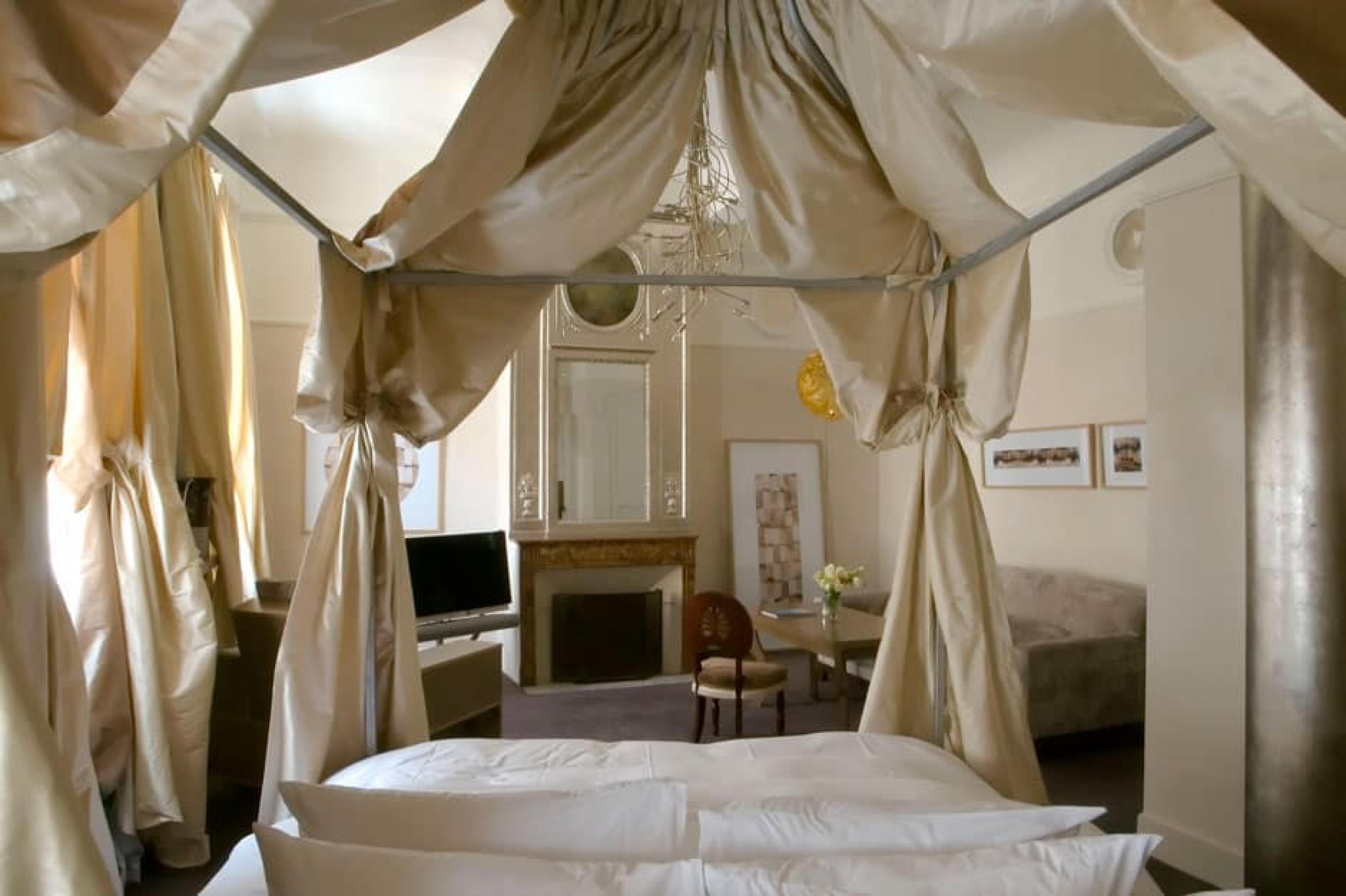 Bedroom at 28 à Aix, Provence, France