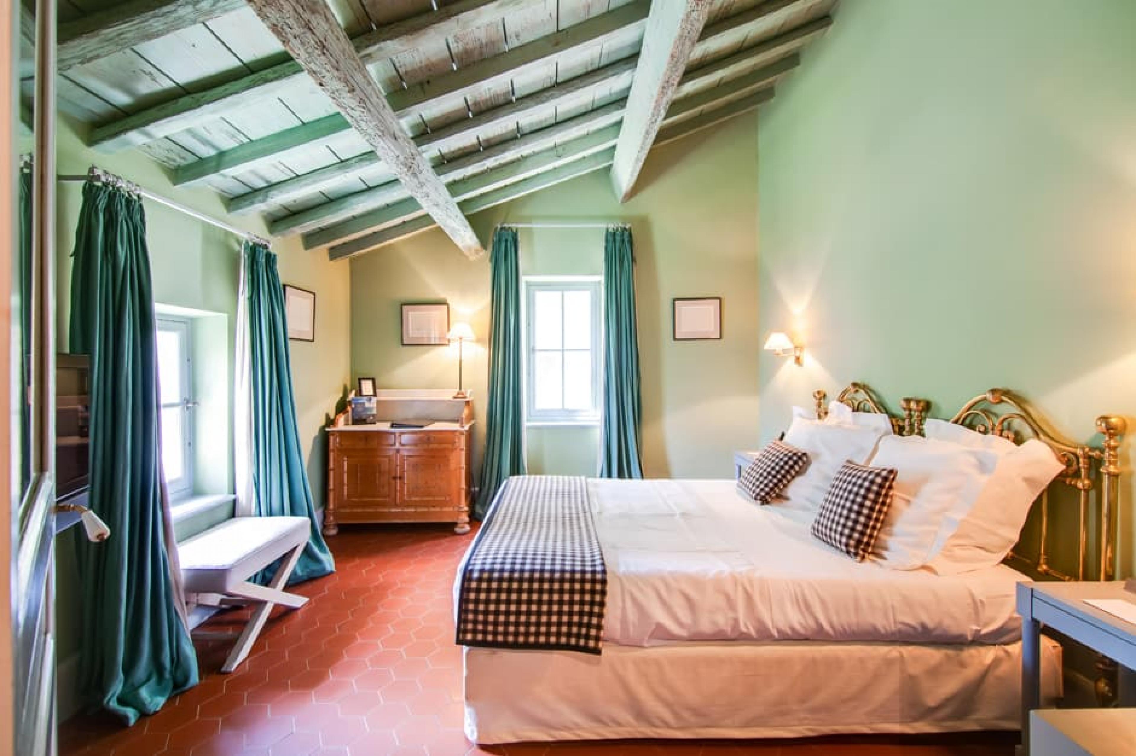 Bedroom at Le Mas de Peint, Provence, France - Photo Courtsey : Chateaux et Hotels Collection