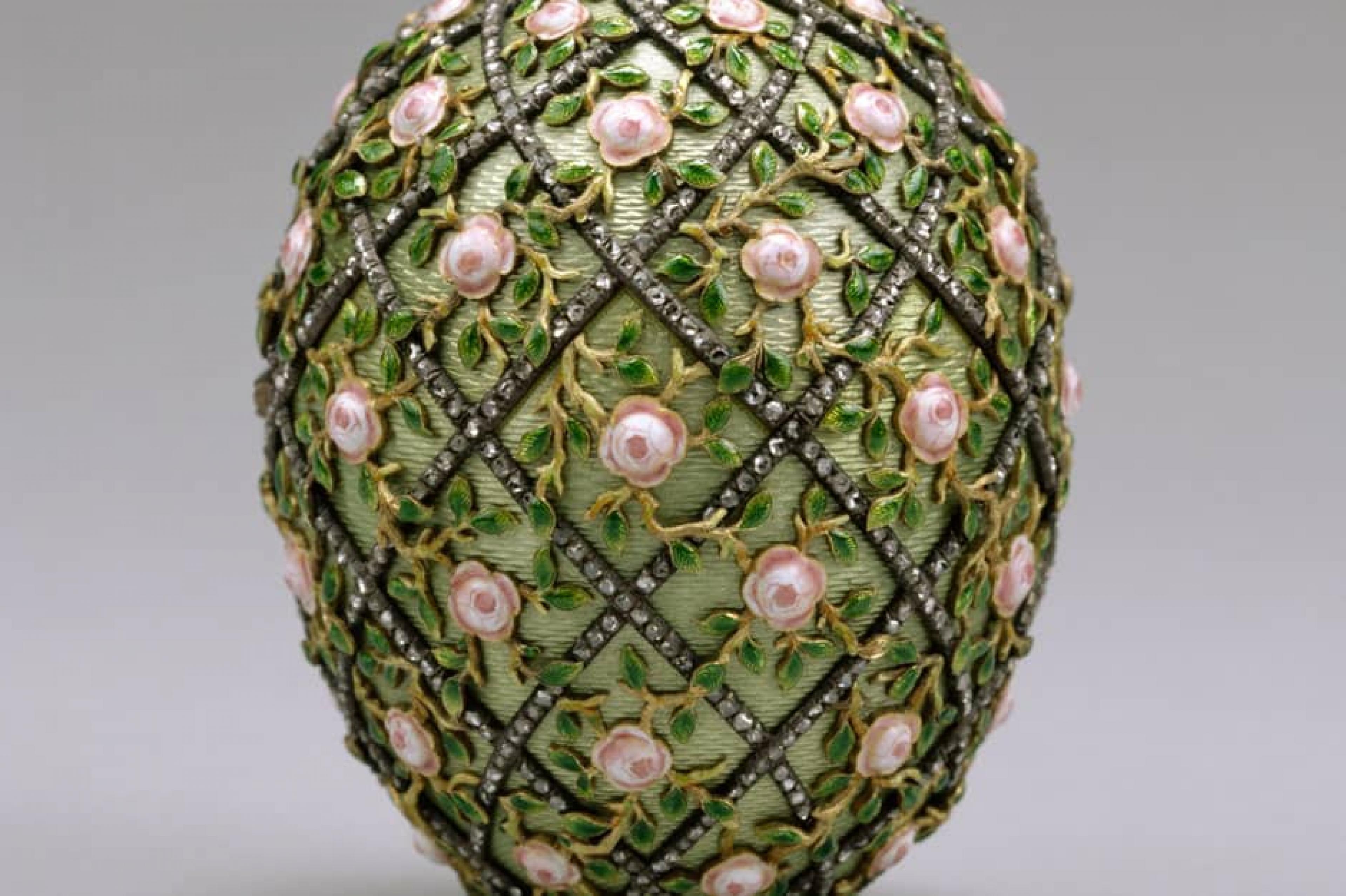 Continental Dish at Kremlin , Moscow, Russia-A Fabergé egg in the collection of the Armory