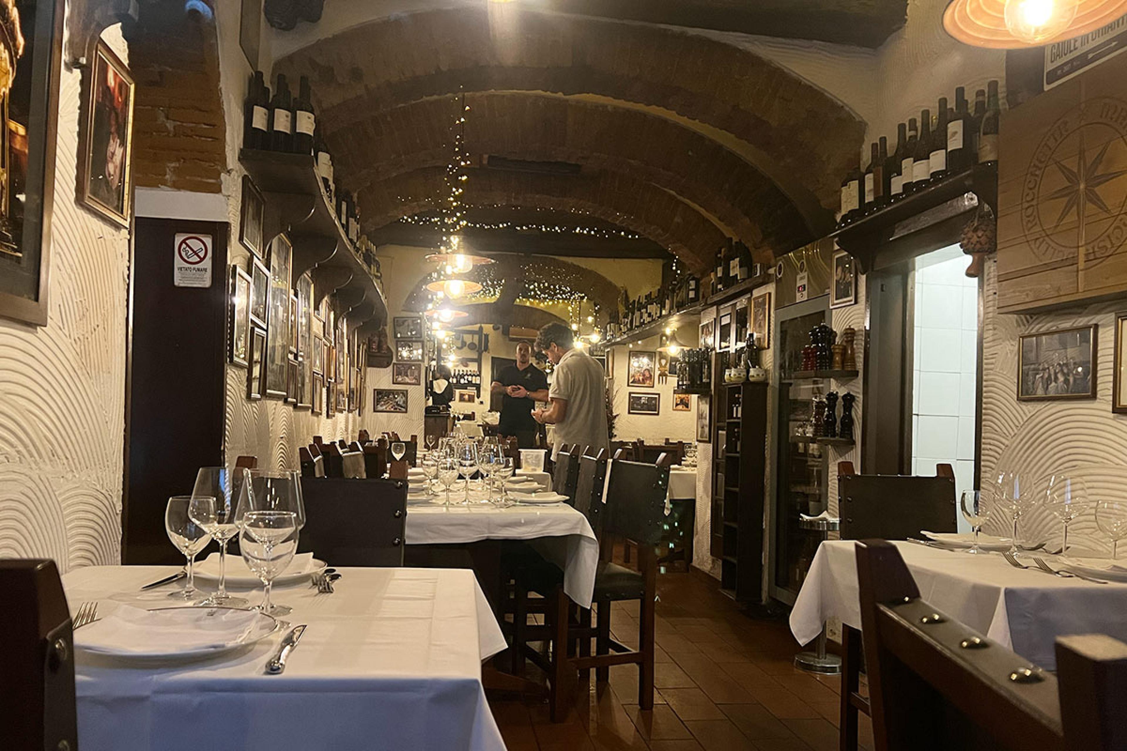 Giostra Restaurant Interior