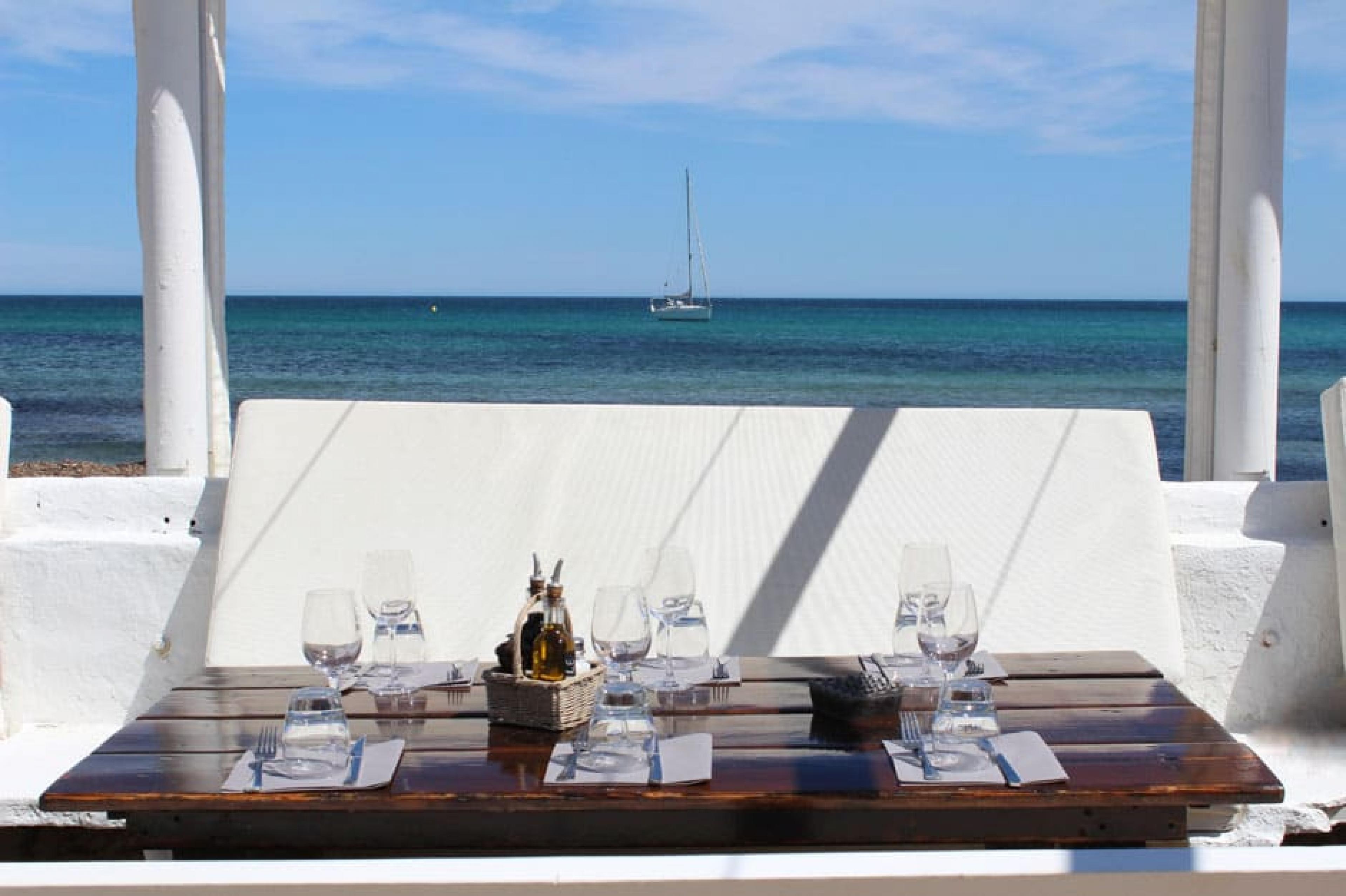 Sea Lounge at Cabane Bambou, St. Tropez, France