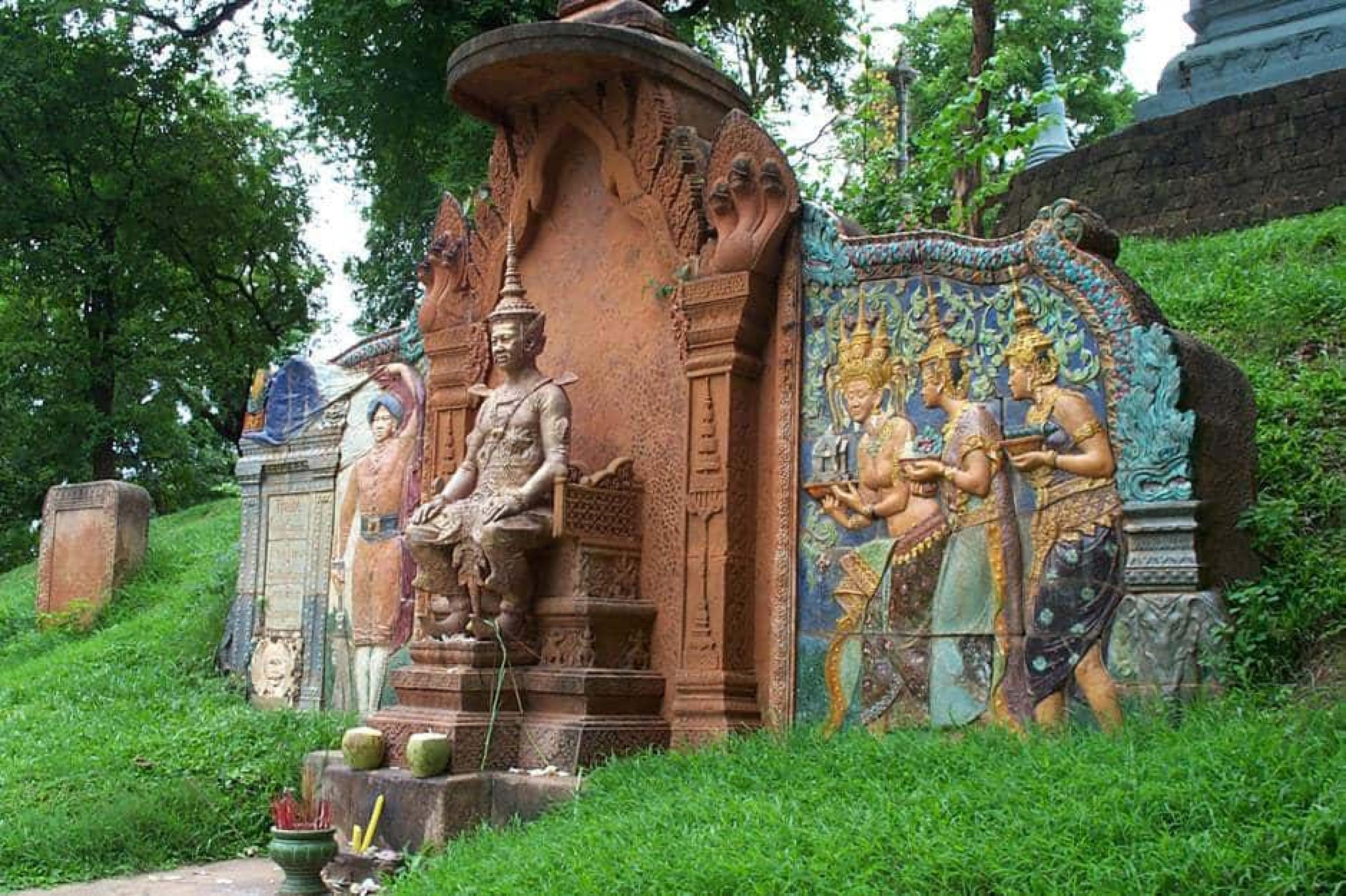 Statue at Wat Phnom,Phnom Penh, Cambodia