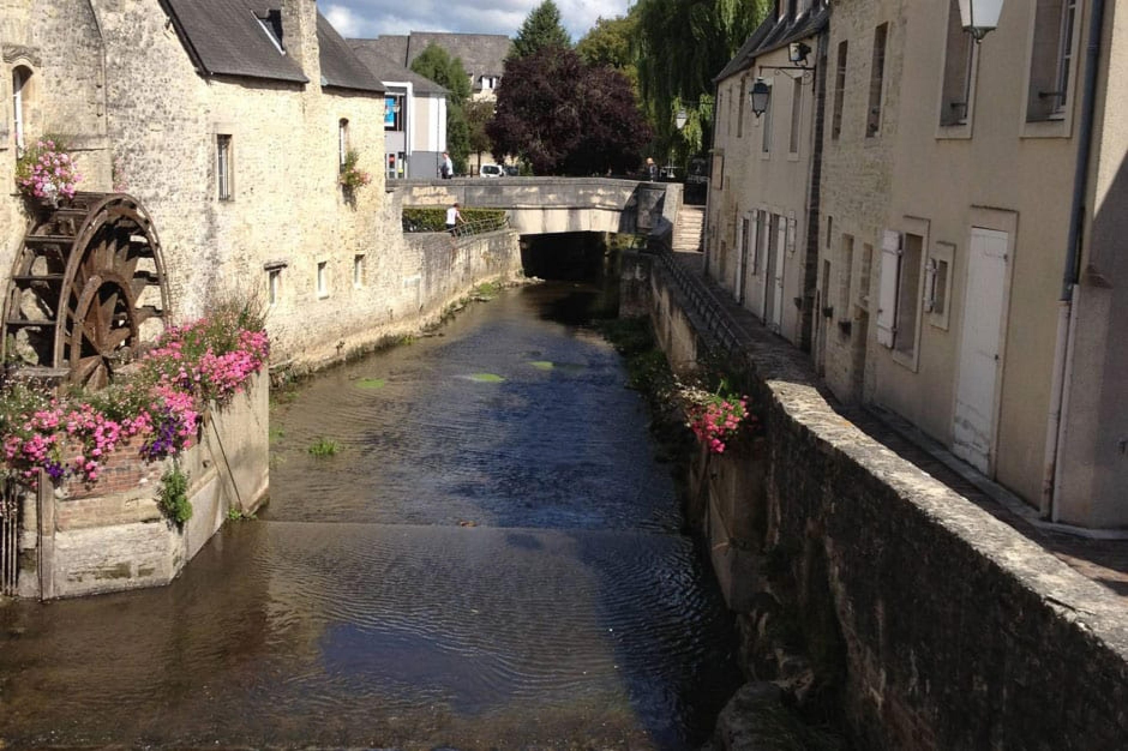 Exterior View - Indagare Tours: Bayeux,Normandy, France