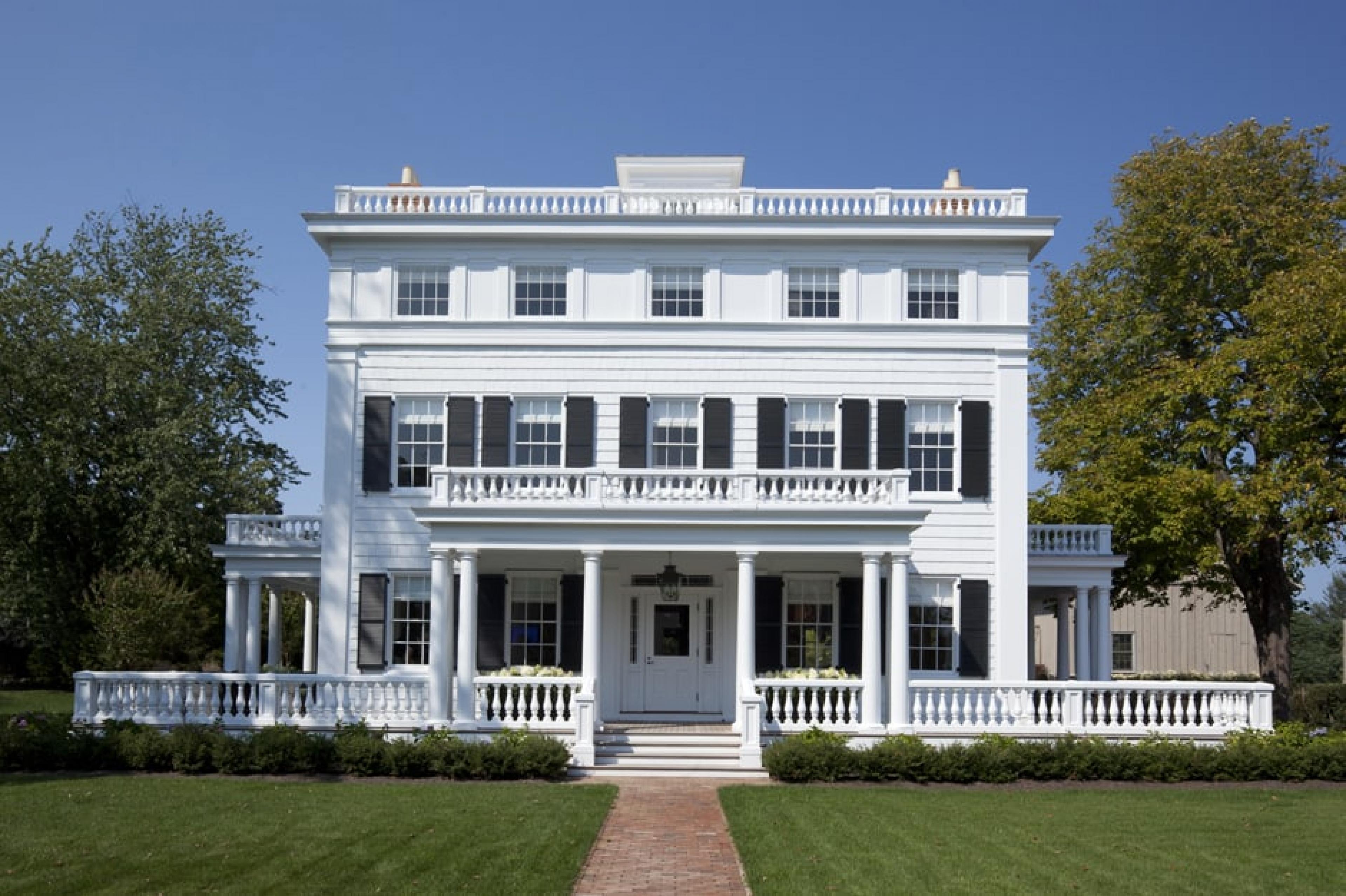Exterior view - Topping Rose House, Hamptons, New York - Courtesy of Tim Street-Porter