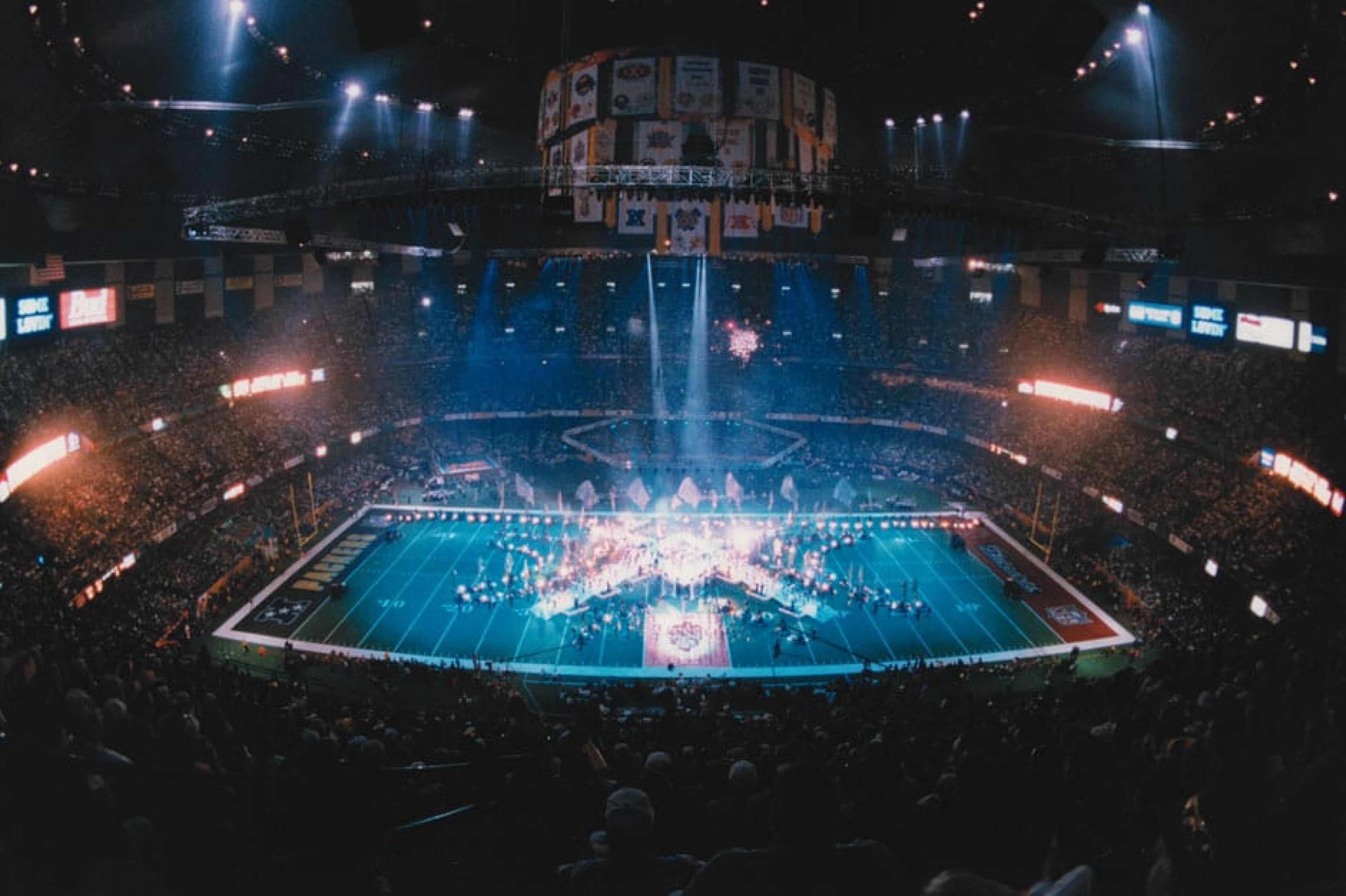 Stadium - The Mercedes-Benz Superdome,New Orleans, American South