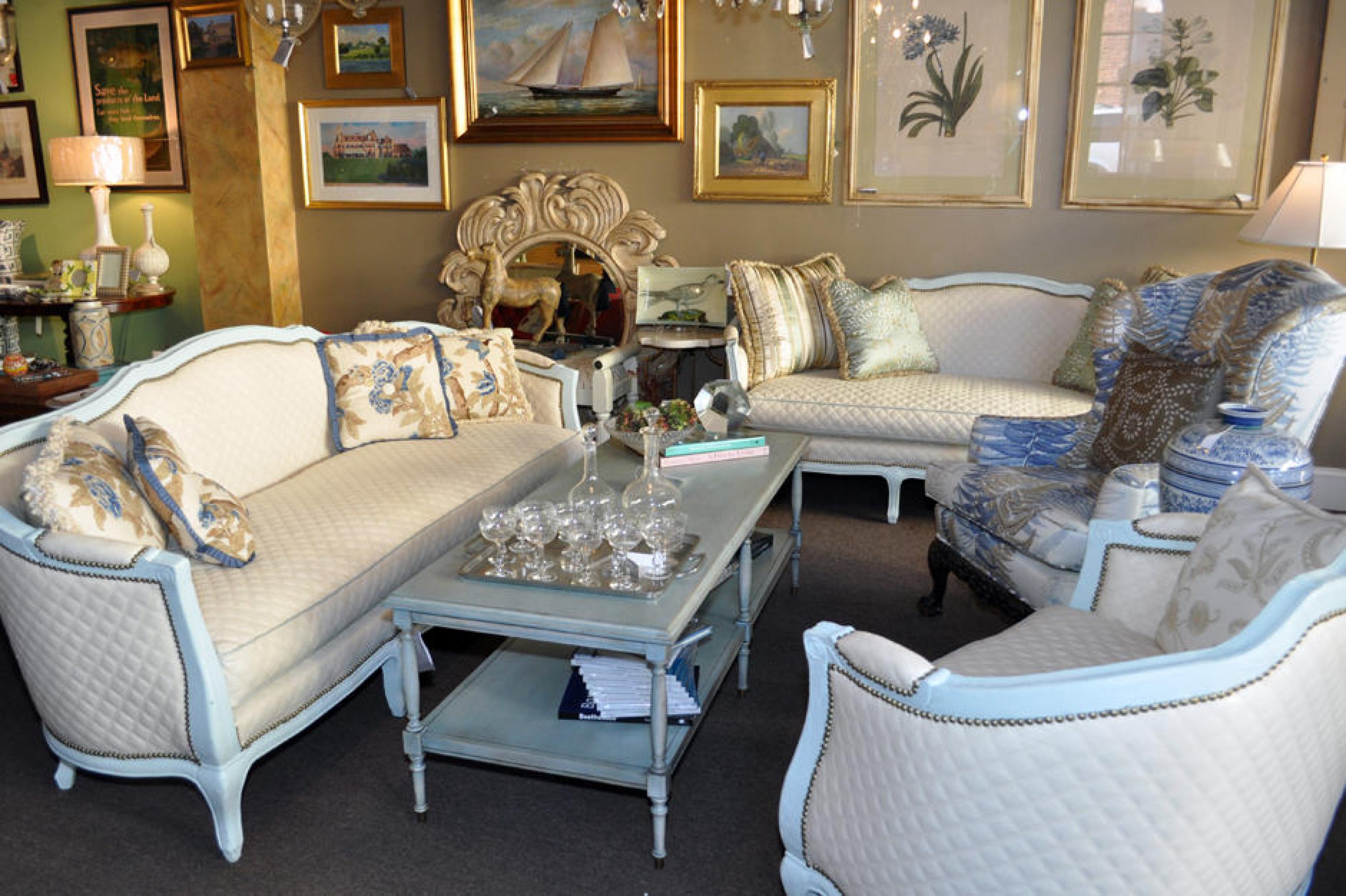 Lounge at Swift Morris Interiors, Newport, New England - Courtesy SallyAnne Santos