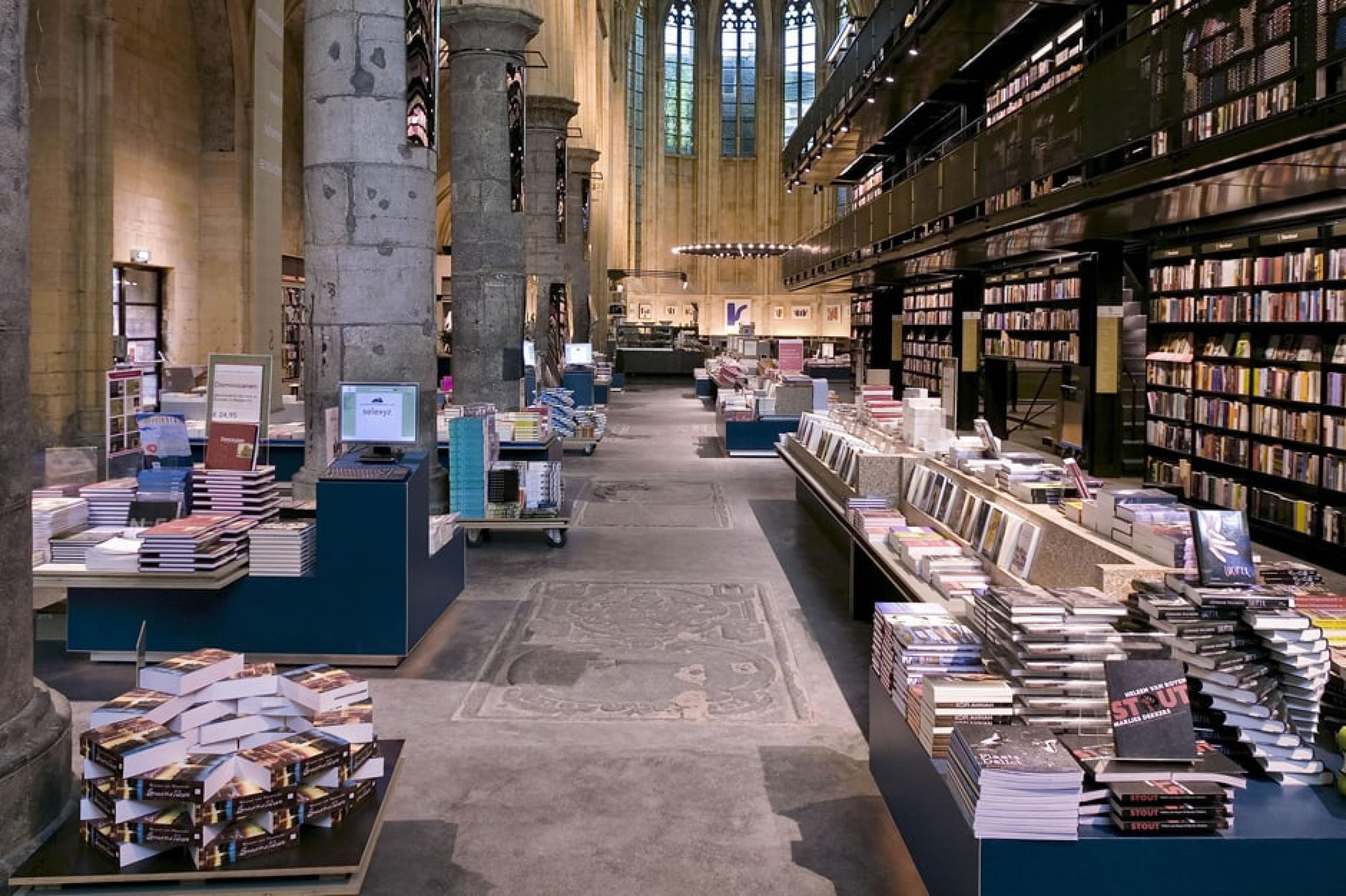 Interior View - Bookstore Dominicanen, Maastricht, Netherlands - Courtesy VVV Maastricht
