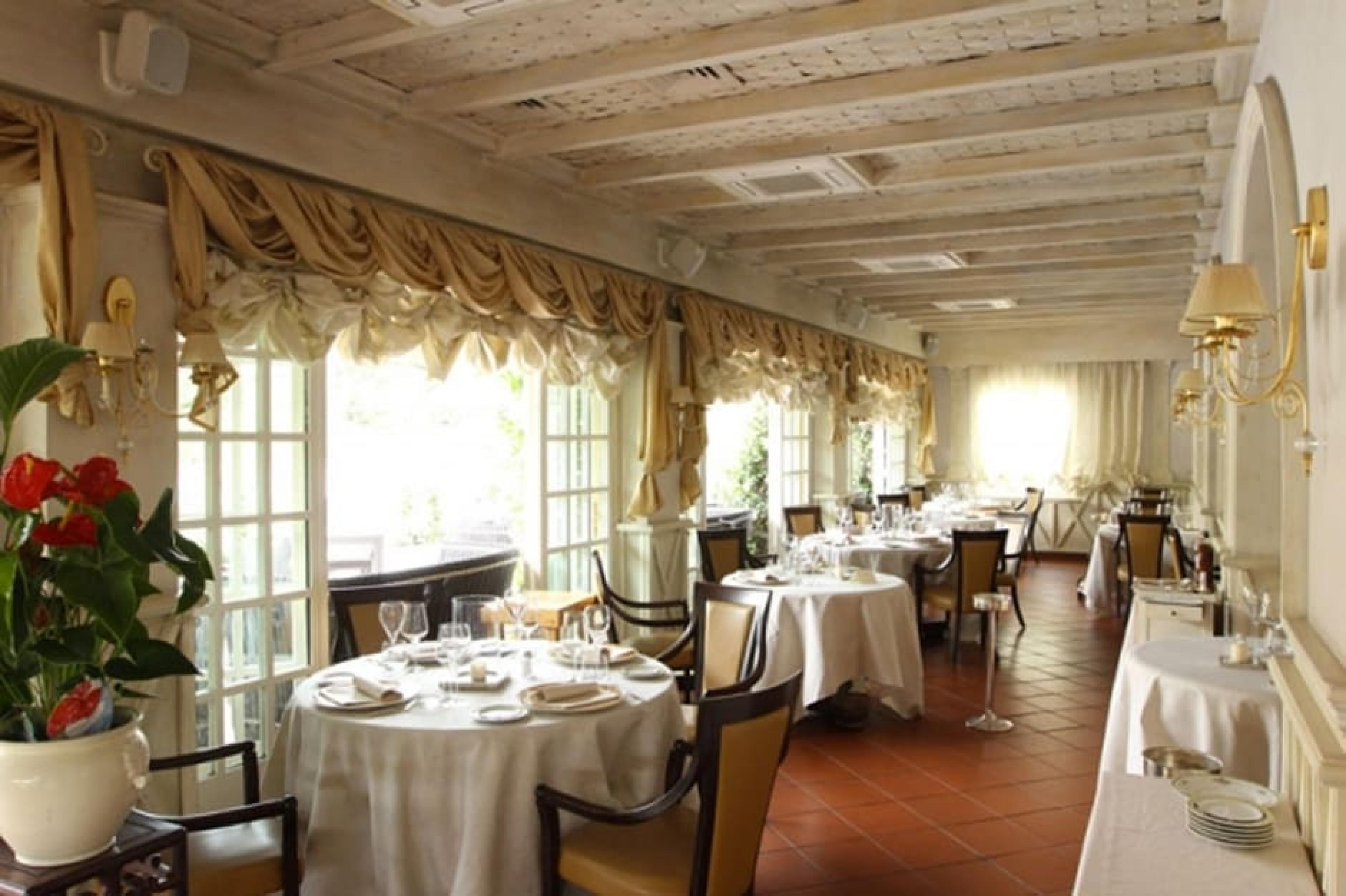 Dinning Area at Bistrot, Forte dei Marmi, Italy