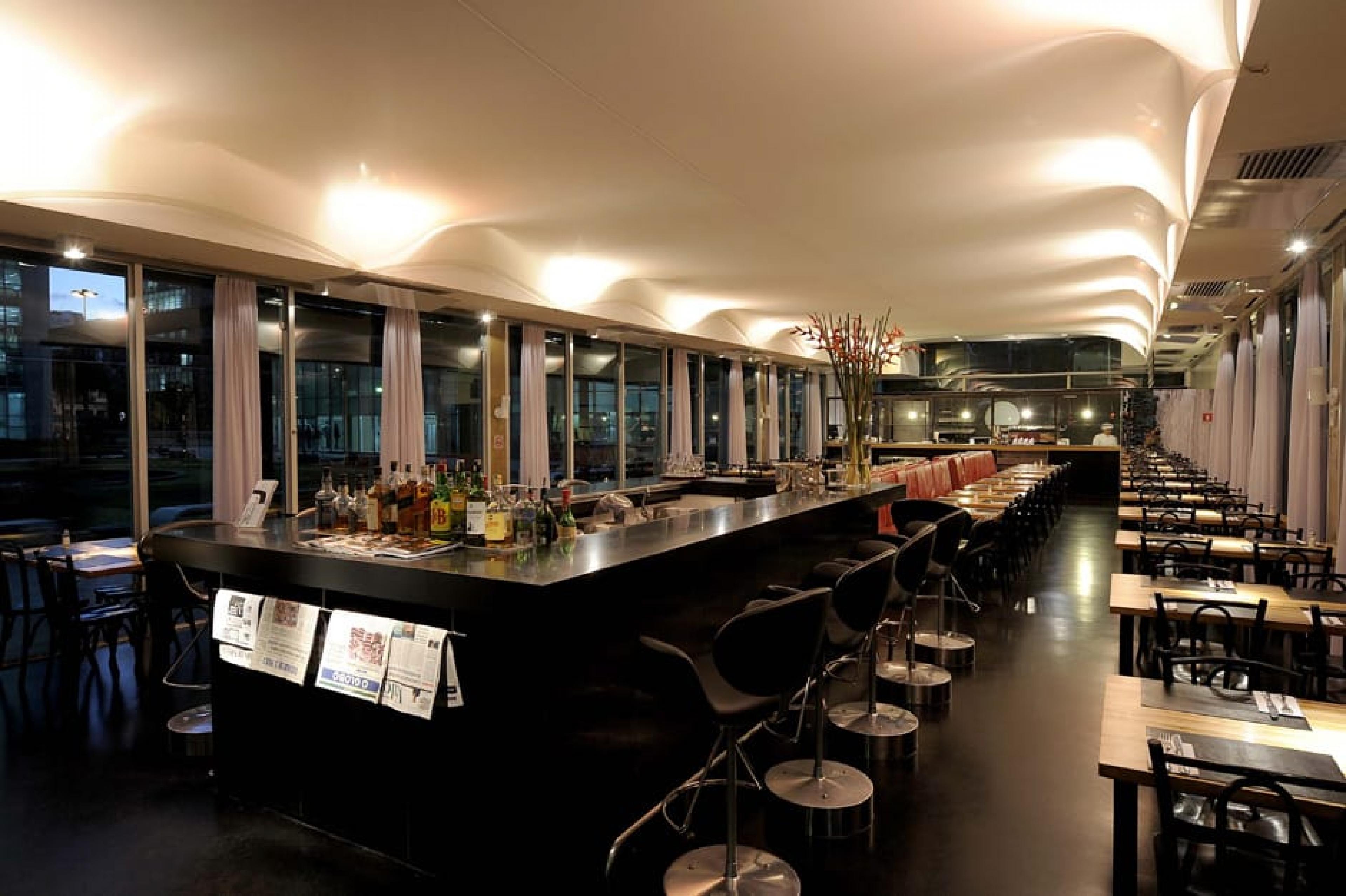 Bar at Spot, São Paulo, Brazil - Courtesy Tadeu Brunelli