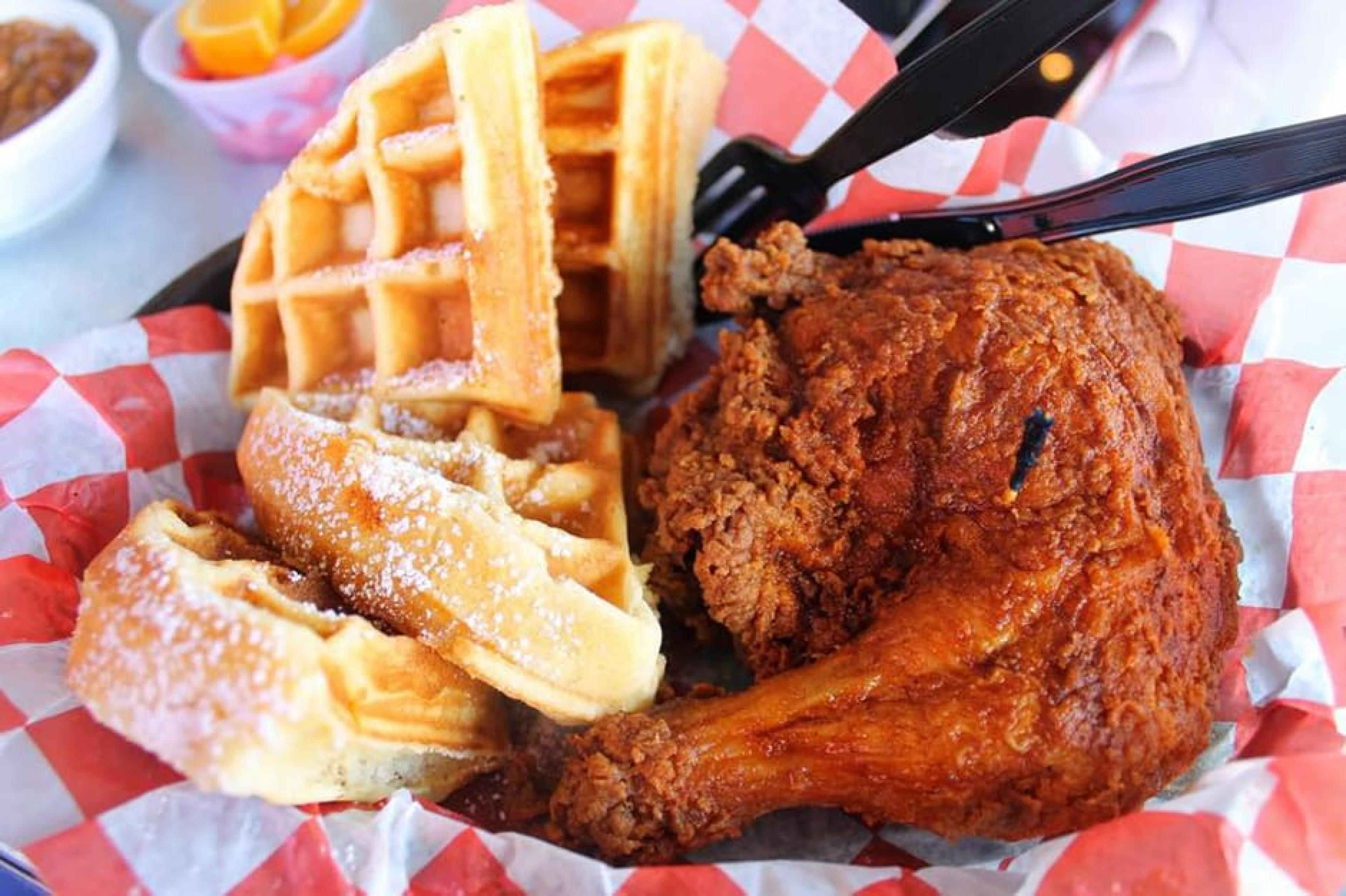 Food at Hattie B’s Hot Chicken, Nashville, American South