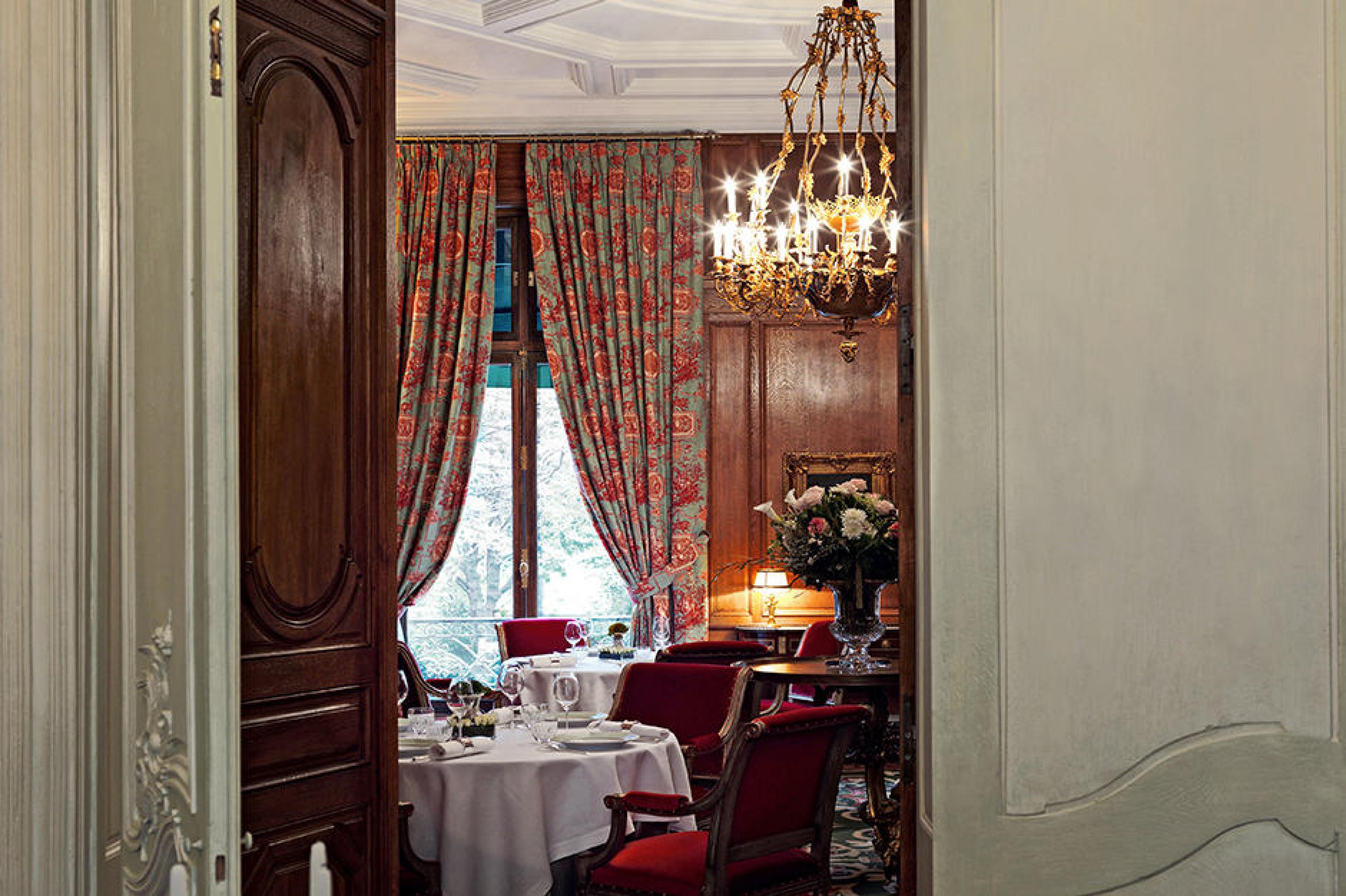 Dinning Area at Le Clarence, Paris, France