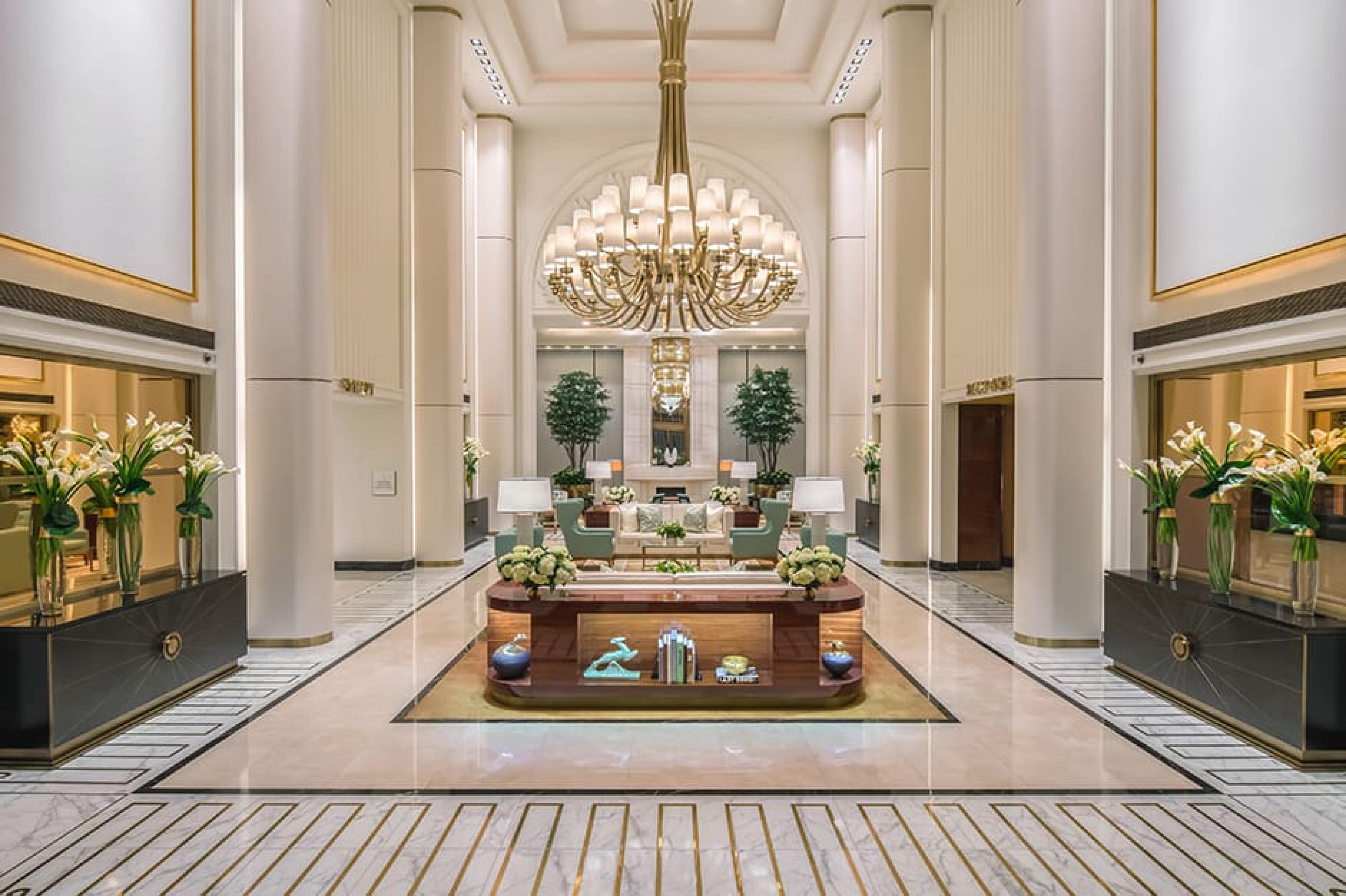 Lobby of the Waldorf Astoria Beverly Hills