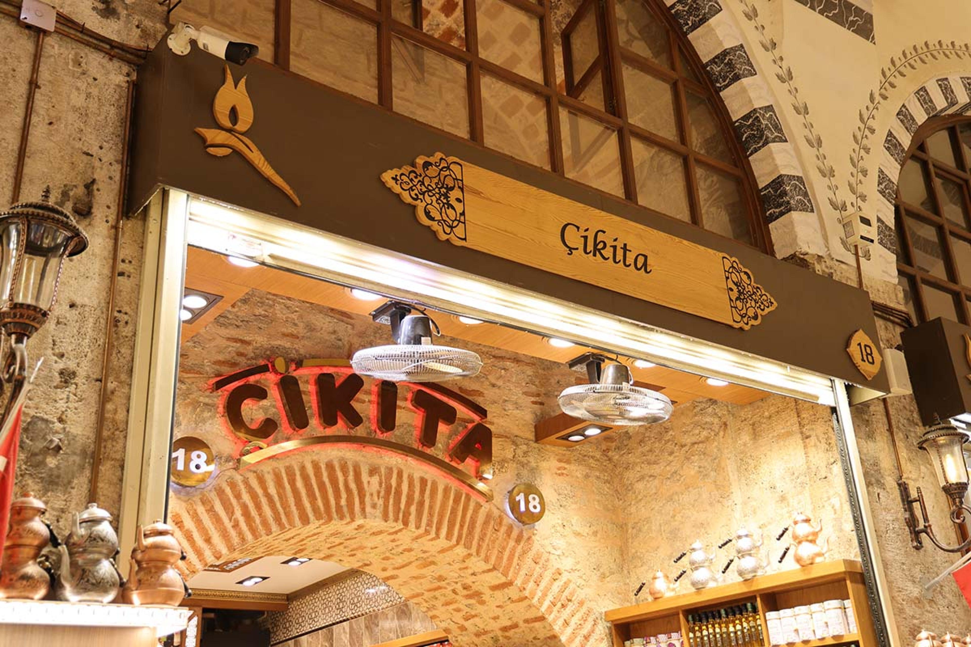 Çikita at the Spice Bazaar