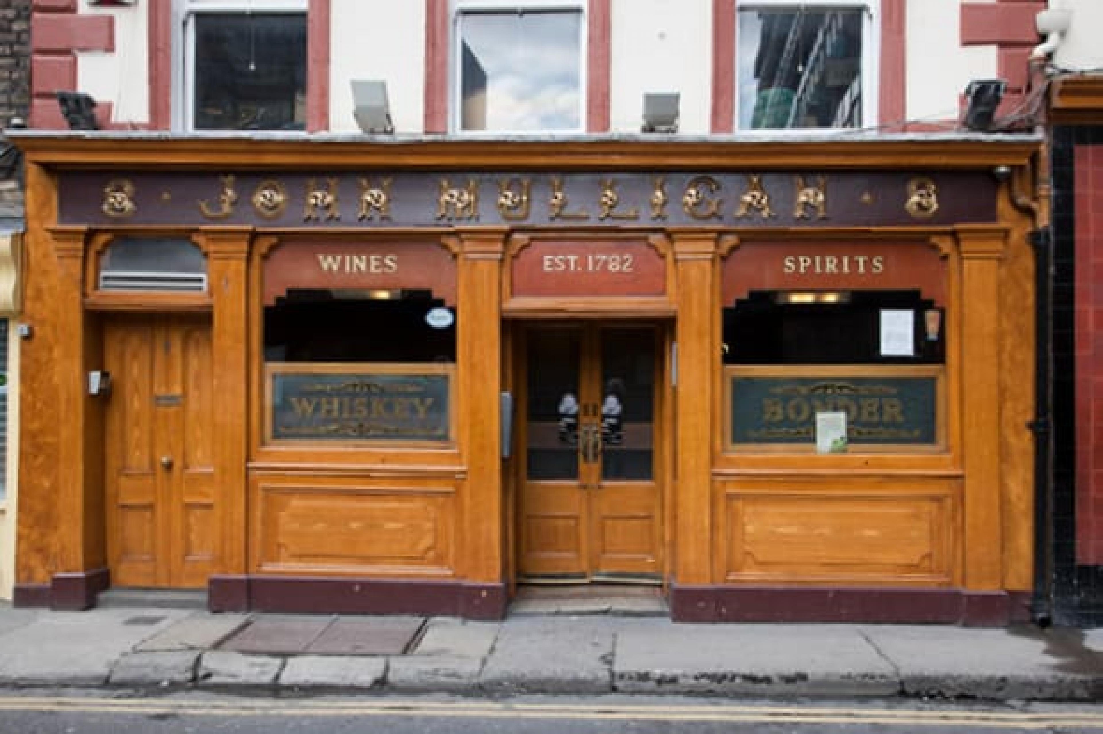Mulligan's Dublin classic irish pub storefront