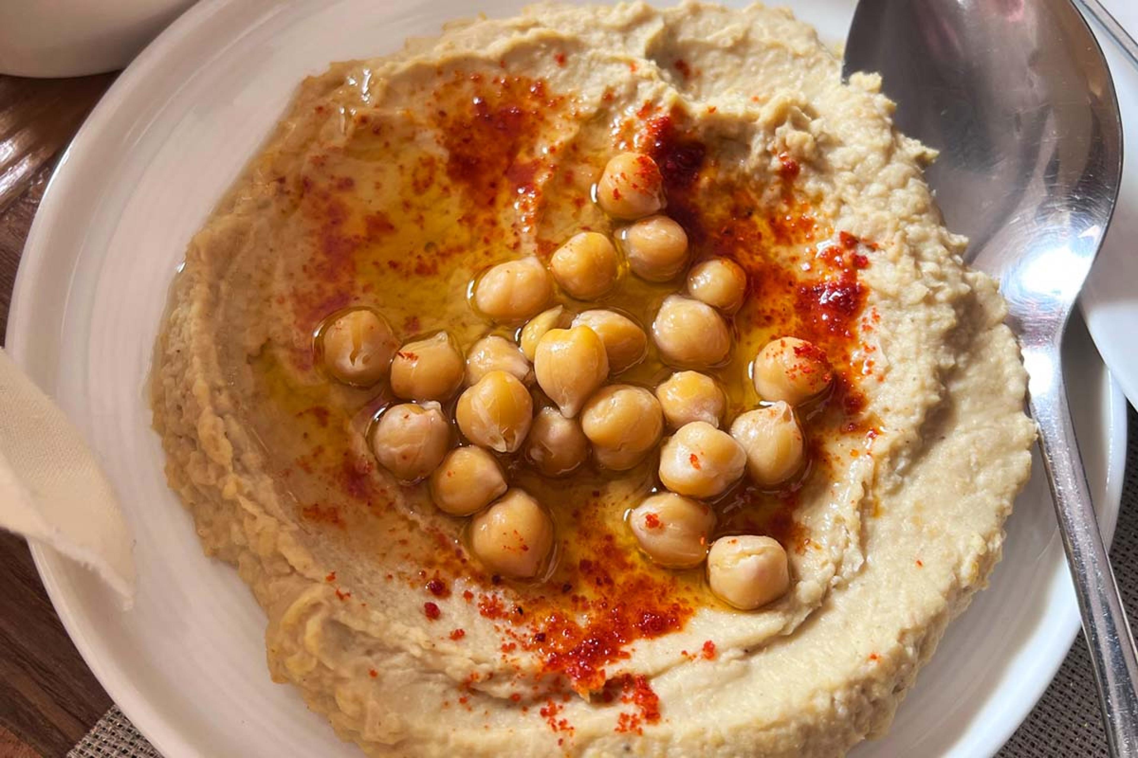 hummus with chickpeas and paprika