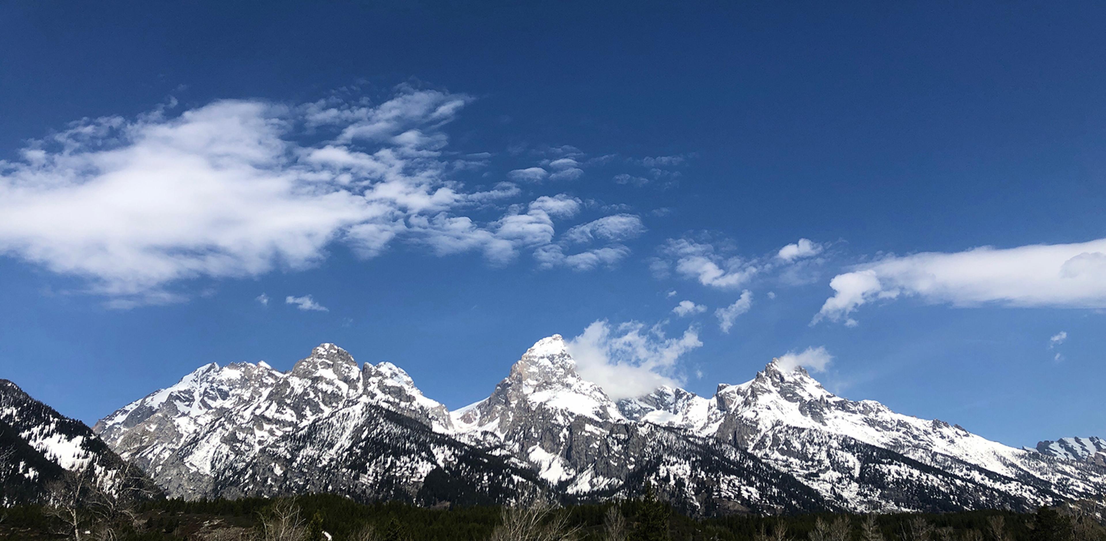 mountains in jackson hole wyoming with snow on top