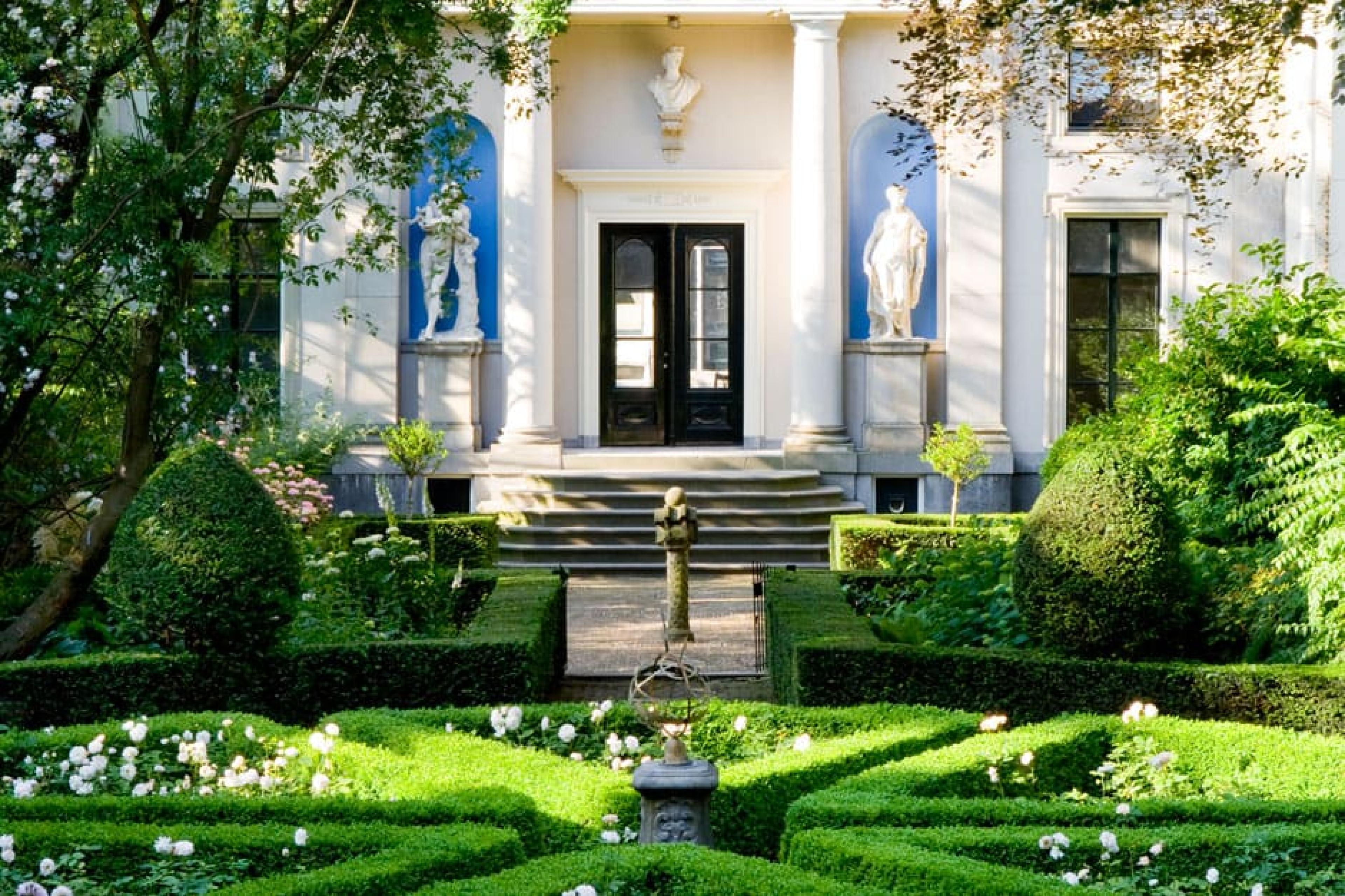 Exterior View-Museum Van Loon ,Amsterdam, Netherlands