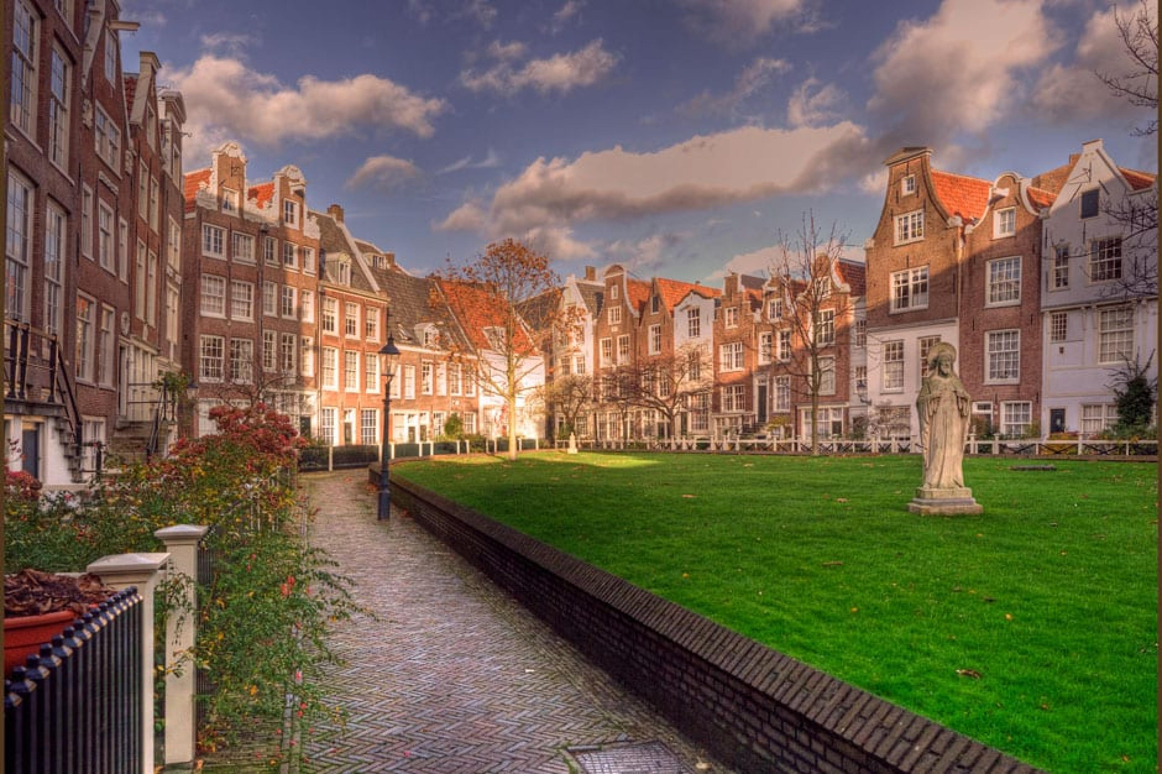 Exterior View-Begijnhof (Beguines’ Court) ,Amsterdam, Netherlands-Photo by Bert K.